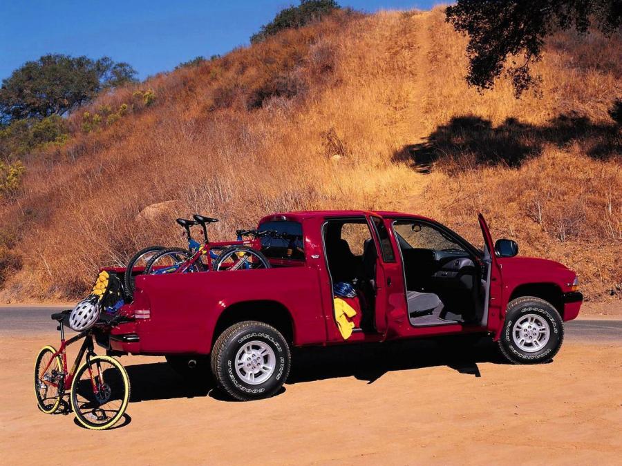  Dodge Dakota Sport Quad Cab 2000 года  (фото 14 из 22)
